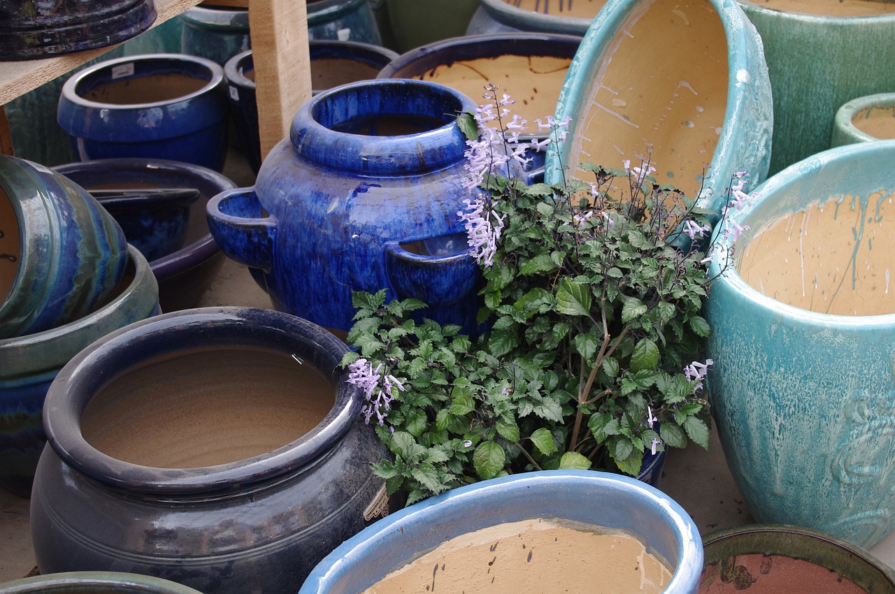Pot Keramik (Gambar oleh Lisa Padgett dari Pixabay)